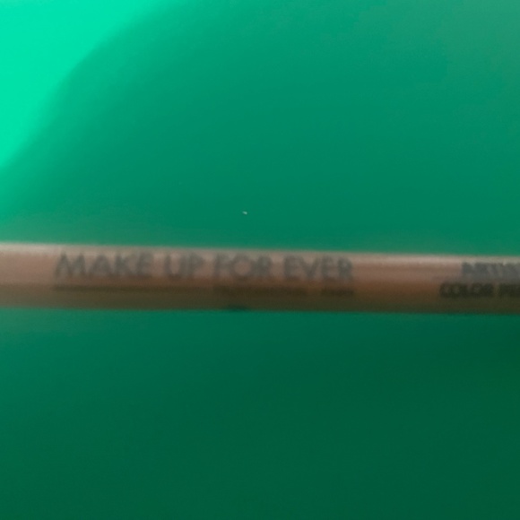 New and sealed make up forever color multi-use matte pencil - Picture 4 of 6